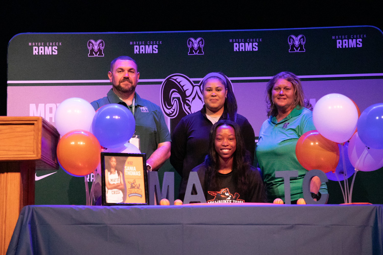 Mayde Creek's Sania Thomas signed to play basketball at Milwaukee Area Technical College.